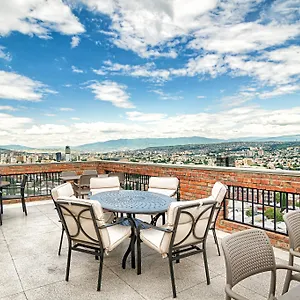 **** Otel The Terrace Boutique Gürcistan
